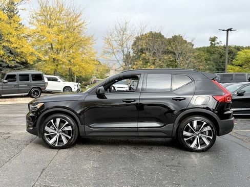 Used 2021 Volvo XC40 P8 Recharge w/ Advanced Package image 12