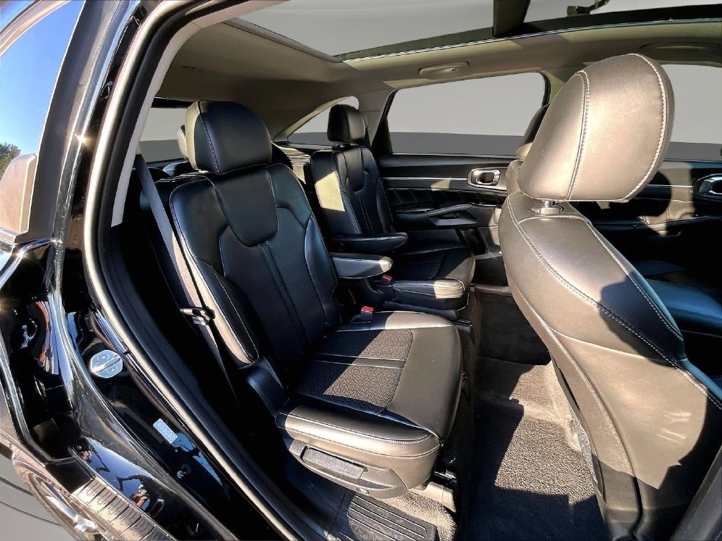 Used 2023 Kia Sorento SX FWD image 29