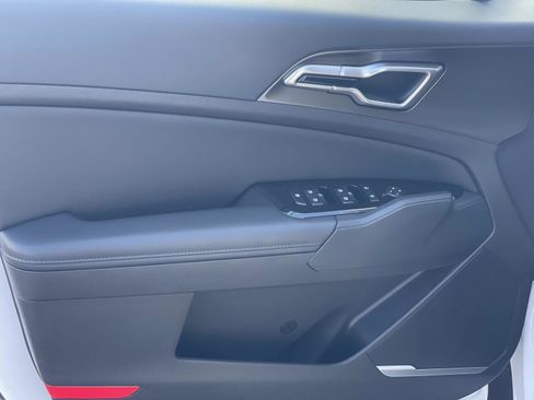 Used 2023 Kia Sportage EX image 20