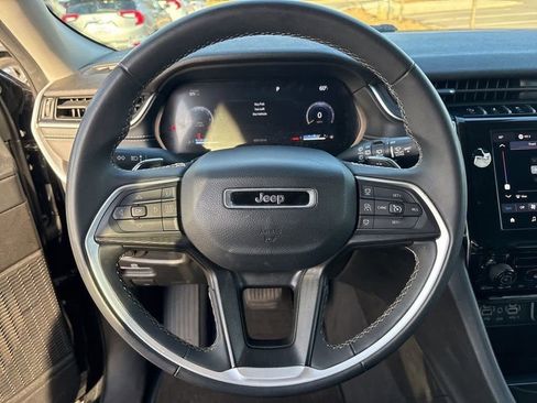 Used 2023 Jeep Grand Cherokee L Laredo image 22