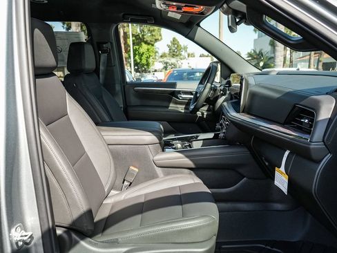 New 2026 Chevrolet Suburban LT w/ Comfort Package AWD/4WD image 16