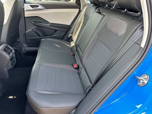 New 2025 Volkswagen Taos SE image 12