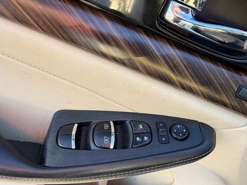 Used 2017 Nissan Maxima Platinum image 11