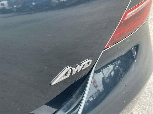 Used 2023 Genesis G70 2.0T image 7