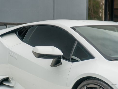 Used 2020 Lamborghini Huracan EVO image 27