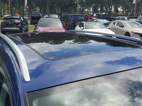 Used 2022 Volkswagen Taos SE image 37