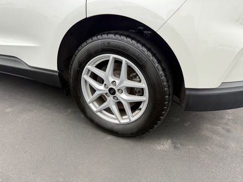 Used 2024 Ford Edge SEL w/ Convenience Package image 9