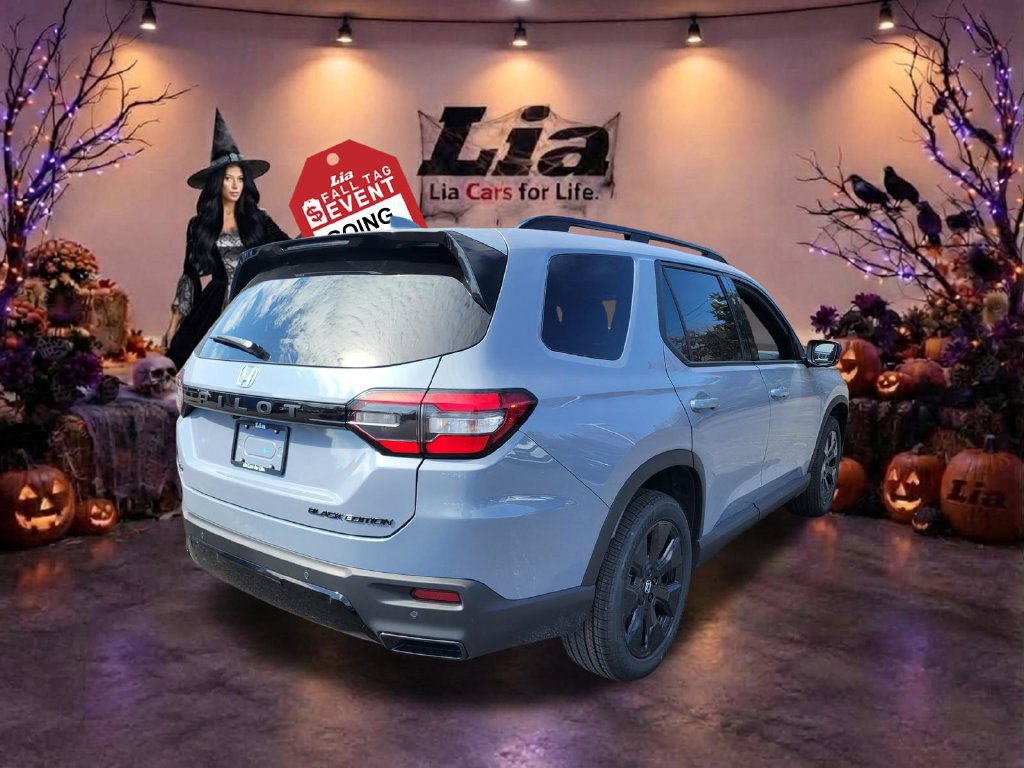New 2026 Honda Pilot Black Edition image 3