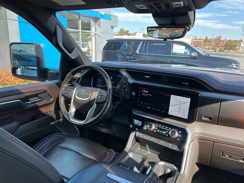 Used 2024 GMC Sierra 2500 Denali w/ Technology Package image 17