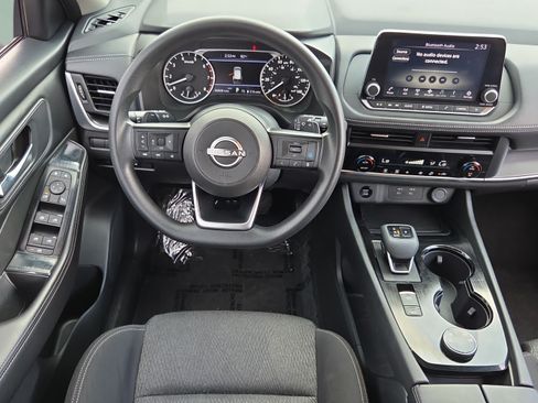 Used 2024 Nissan Rogue SV AWD/4WD image 11