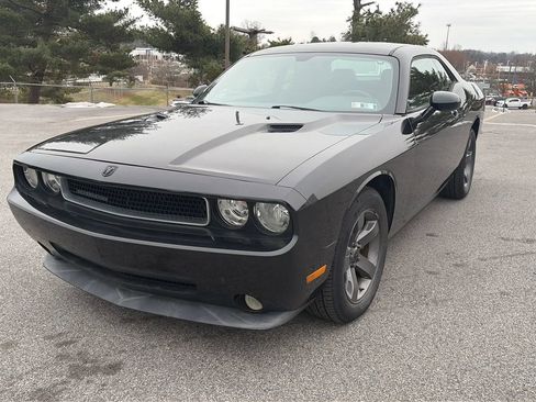 Used 2009 Dodge Challenger SE image 23