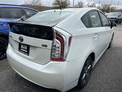 Used 2015 Toyota Prius Four image 1