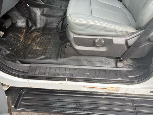 Used 2016 Ford F550 4x4 Crew Cab Super Duty image 20