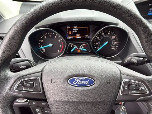 Used 2018 Ford Escape SE FWD image 9
