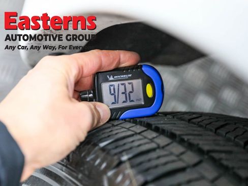 Used 2023 Nissan Armada SL w/ Captain's Chairs Package image 31