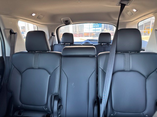 Used 2025 Honda Pilot EX-L image 11