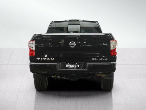 Used 2017 Nissan Titan SL w/ SL Towing Convenience Package AWD/4WD image 4