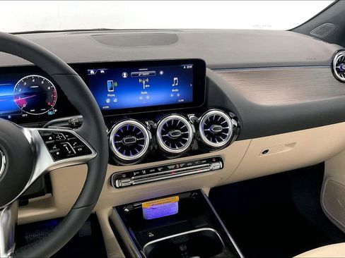 New 2026 Mercedes-Benz GLA 250 4MATIC image 6