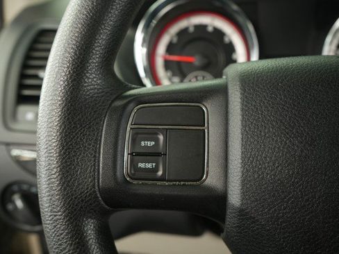 Used 2013 Dodge Grand Caravan SXT image 42