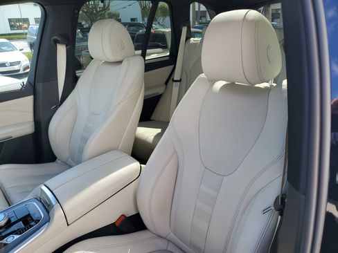 Used 2022 BMW X5 sDrive40i w/ M Sport Package image 21