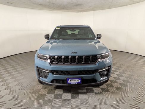 New 2026 Jeep Grand Cherokee Limited w/ Limited Altitude Package AWD/4WD image 2