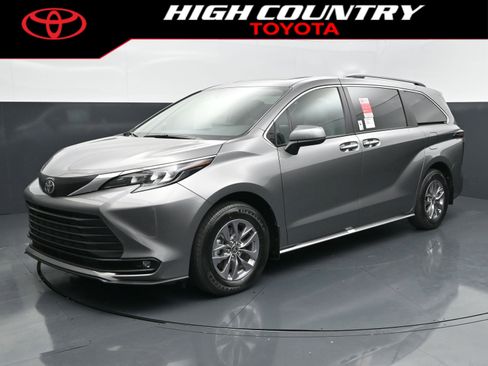 New 2026 Toyota Sienna XLE image 1