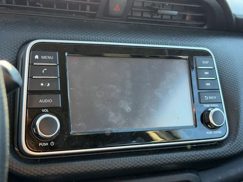 Used 2021 Nissan Kicks S image 8