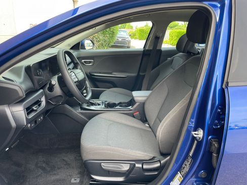 Used 2025 Kia K4 LXS image 27