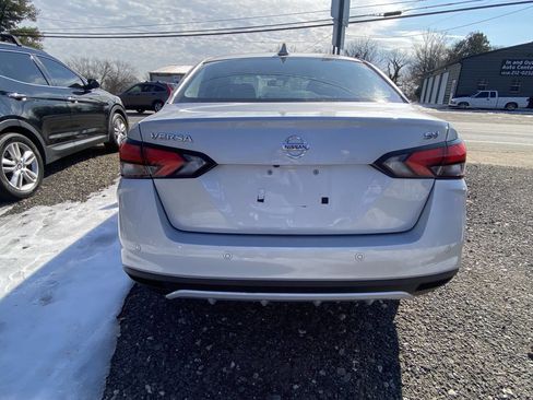 Used 2021 Nissan Versa SV image 7