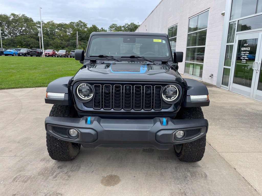 Used 2024 Jeep Wrangler Unlimited Rubicon 4xe w/ Technology Group AWD/4WD image 3