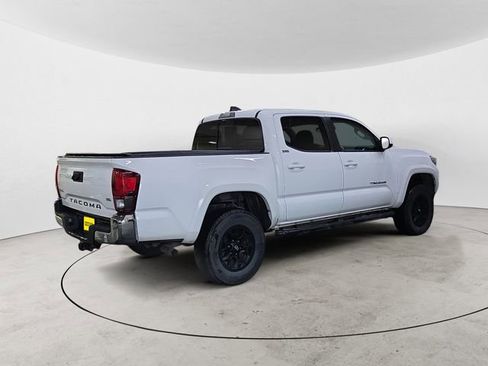 Used 2021 Toyota Tacoma SR5 AWD/4WD image 5