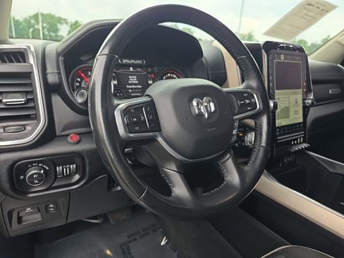Used 2022 RAM 1500 Laramie AWD/4WD image 9