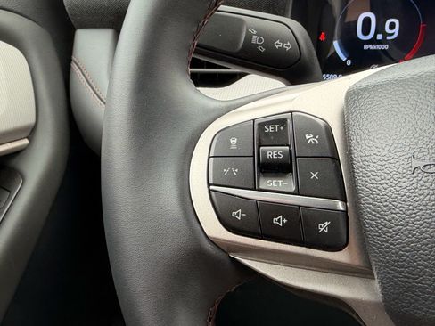 Used 2025 Ford Explorer Active AWD/4WD image 16