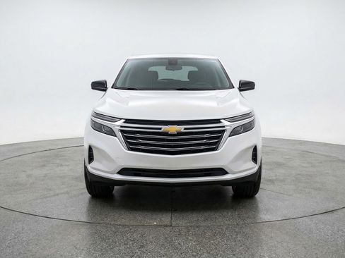 Used 2025 Chevrolet Equinox LT image 2