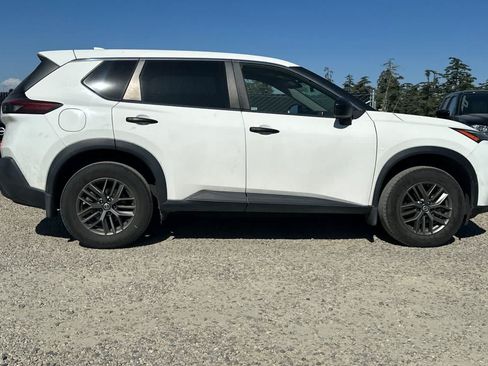Used 2021 Nissan Rogue S FWD image 9
