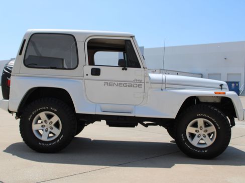 Used 1991 Jeep Wrangler Renegade AWD/4WD image 18