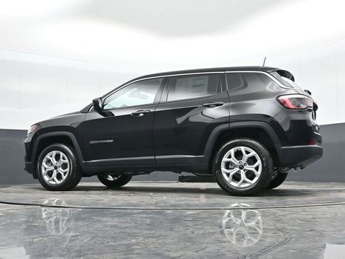 Used 2025 Jeep Compass Sport w/ Mopar Graphics Package AWD/4WD image 36