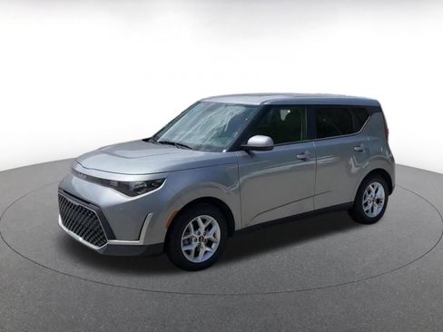 Used 2025 Kia Soul LX w/ LX Technology Package image 7