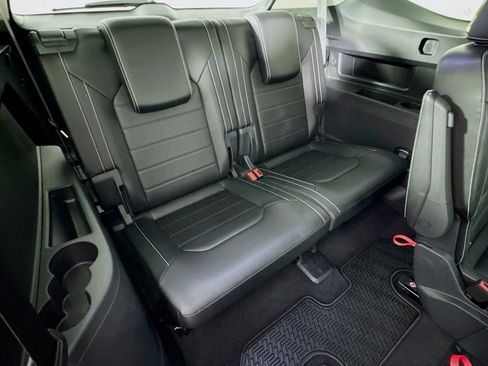 Used 2023 Volkswagen Atlas SEL Premium image 29