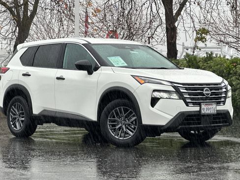 Certified 2024 Nissan Rogue S image 2