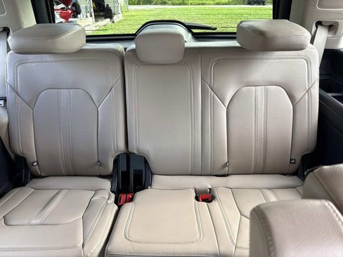 Used 2023 Ford Expedition Limited image 16
