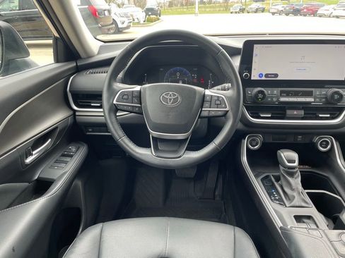 Used 2024 Toyota Grand Highlander XLE image 12