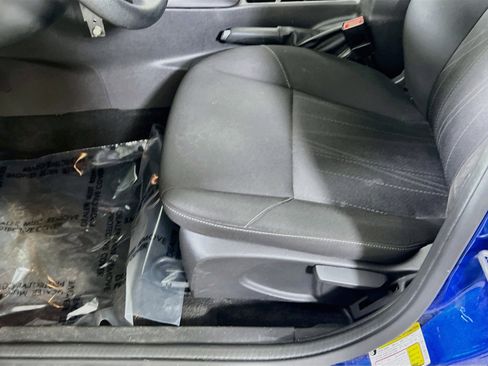 Used 2018 Ford Focus SE w/ SE Appearance Package FWD image 18