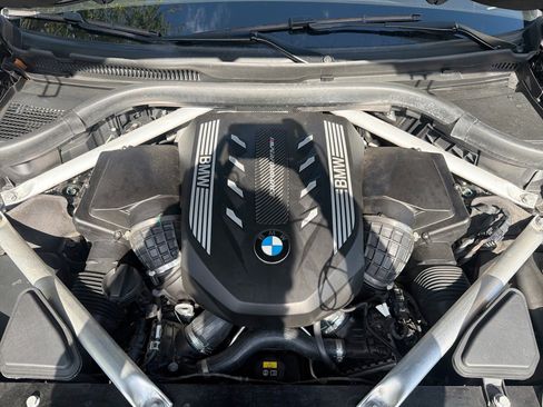 Used 2020 BMW X7 M50i w/ Dynamic Handling Package AWD/4WD image 18