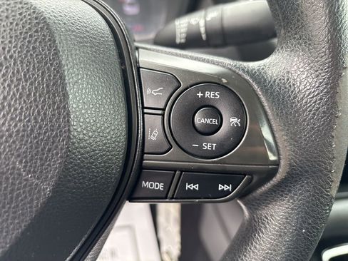 Used 2021 Toyota Corolla LE FWD image 17