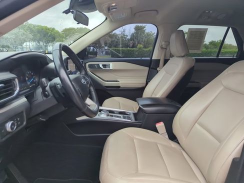 Used 2020 Ford Explorer XLT w/ Equipment Group 202A image 17