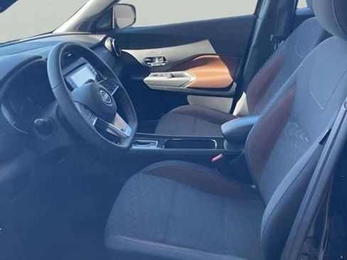 Used 2023 Nissan Kicks SR image 9