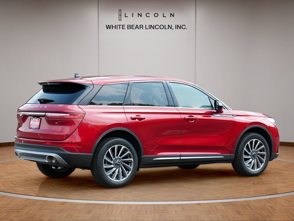 Used 2025 Lincoln Corsair Reserve FWD image 5