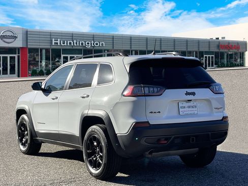 Used 2022 Jeep Cherokee Trailhawk w/ Sun, Sound & Nav Group AWD/4WD image 7