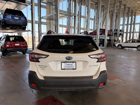 Used 2023 Subaru Outback Premium w/ Popular Package #1 image 4